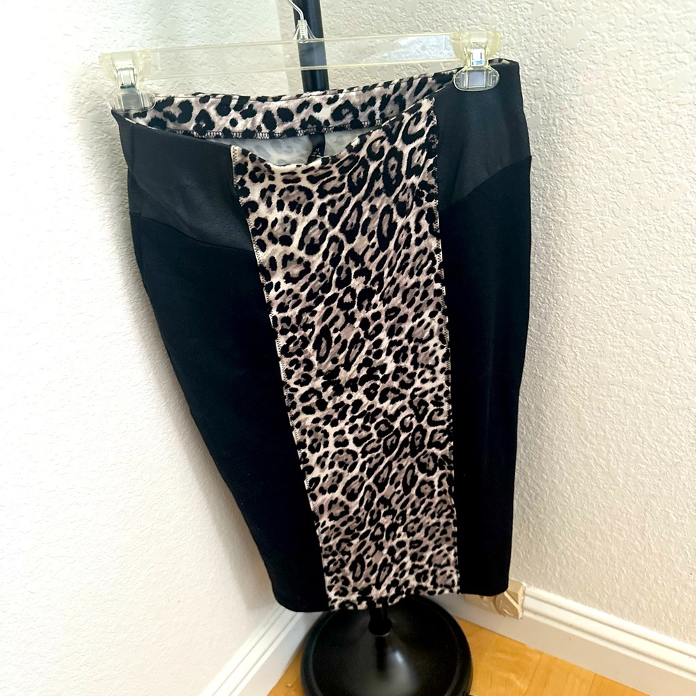Jessica Simpson Black and Leopard Print Midi Skirt